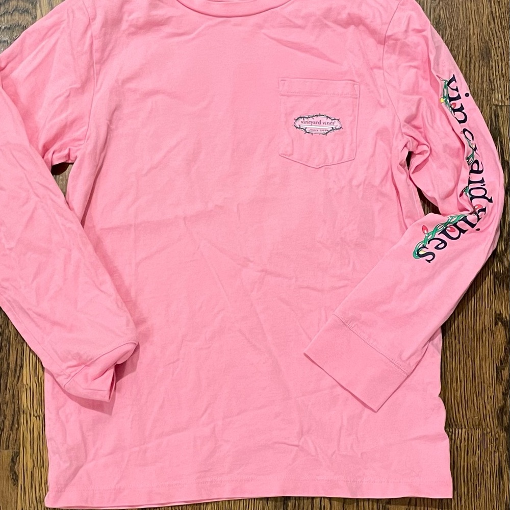 Girls Vineyard Vines Christmas tee. Small 8-10.  $24 shipped priority.